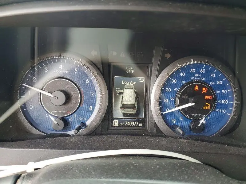 2016 TOYOTA SIENNA XLE PREMIUM 8-PASSENGER  