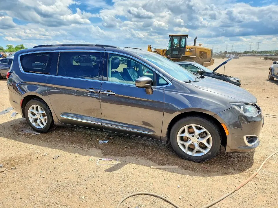 2017 CHRYSLER PACIFICA TOURING L  