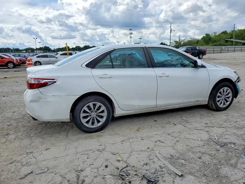 2015 TOYOTA CAMRY LE  