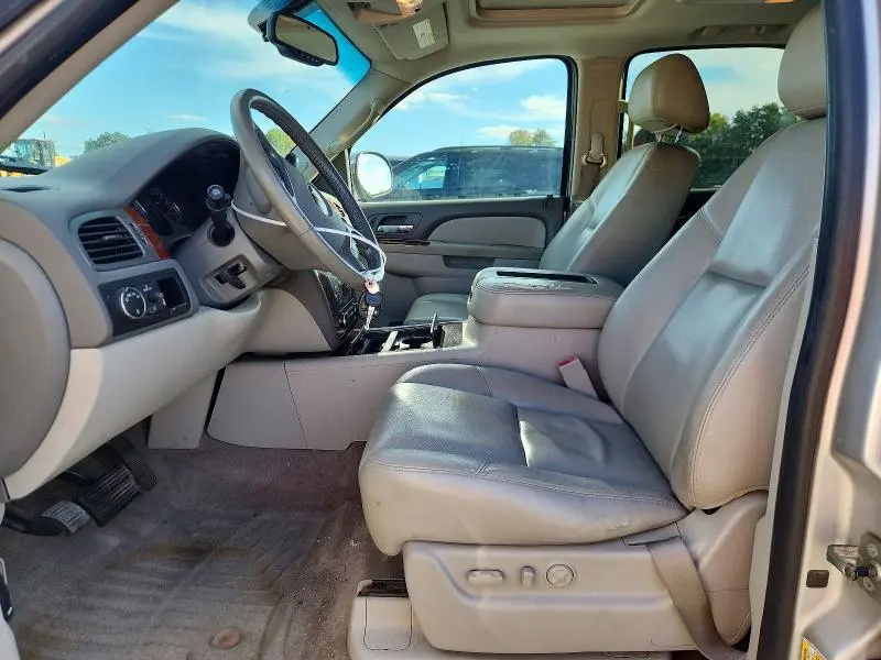 2010 CHEVROLET TAHOE C1500 LTZ  