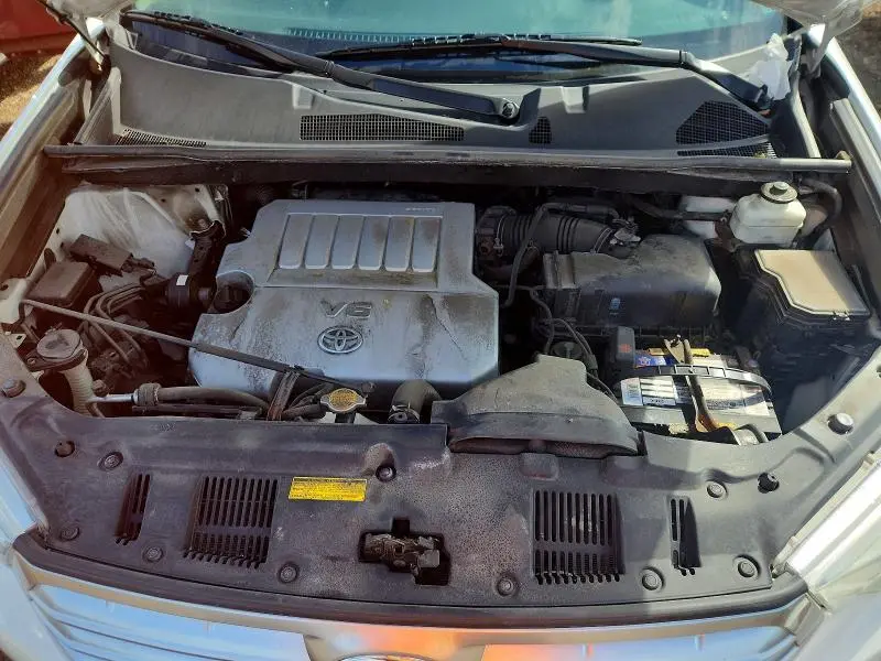 2012 TOYOTA HIGHLANDER SE  