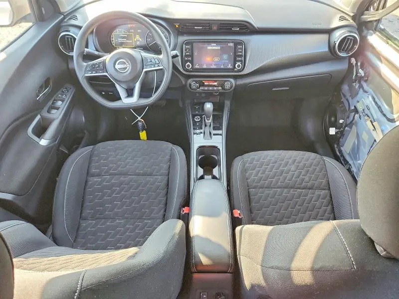 2022 NISSAN KICKS SV  