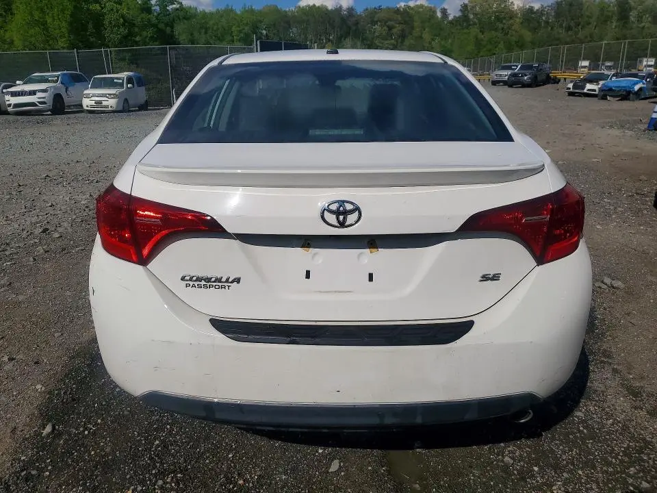 2017 TOYOTA COROLLA SE  