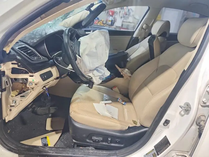 2016 KIA CADENZA LUXURY  