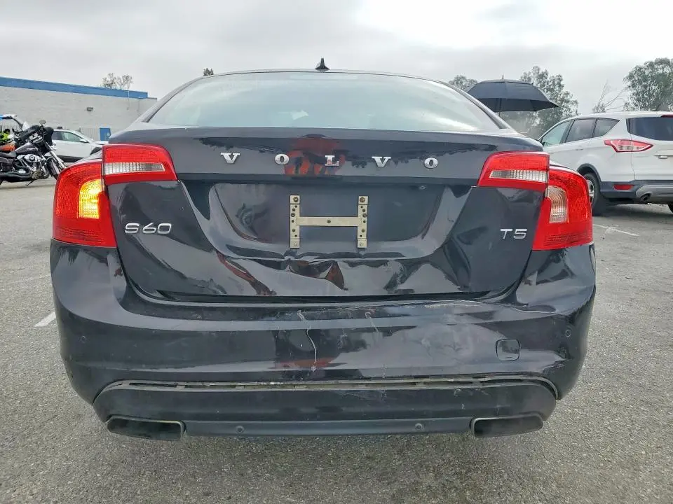 2015 VOLVO S60 PLATINUM  