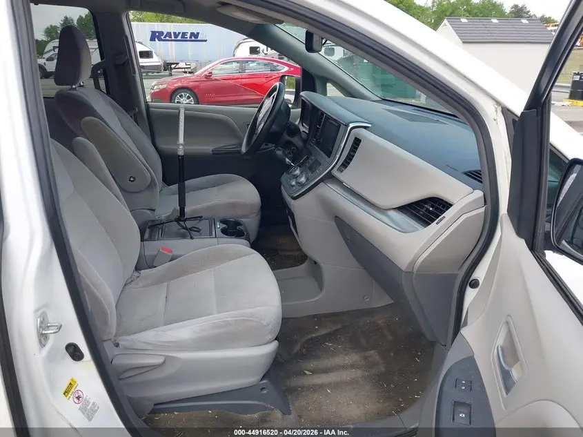 2015 TOYOTA SIENNA LE 8 PASSENGER