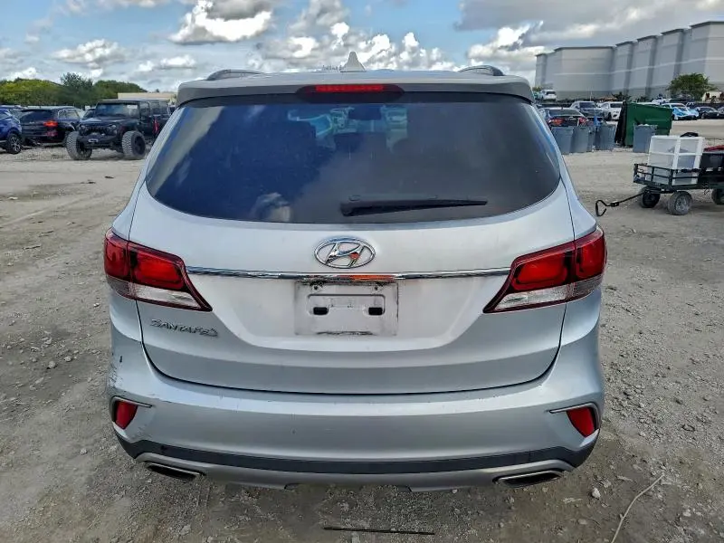 2017 HYUNDAI SANTA FE SE  