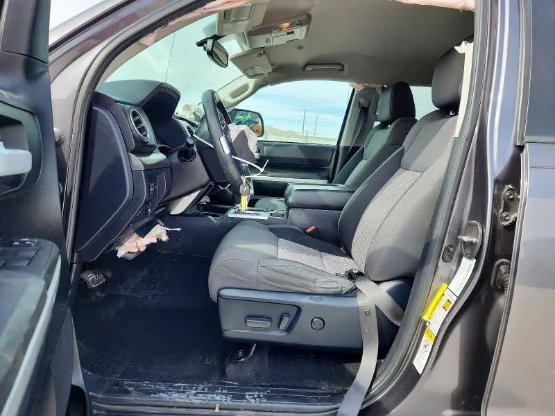 2017 TOYOTA TUNDRA SR5  