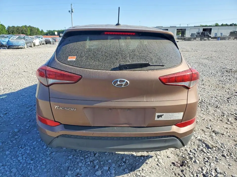 2017 HYUNDAI TUCSON SE  
