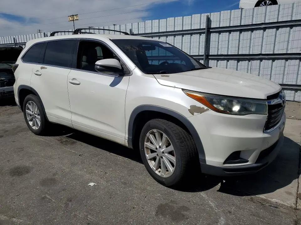 2015 TOYOTA HIGHLANDER LE  
