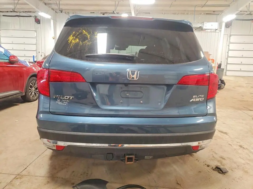 2017 HONDA PILOT ELITE  