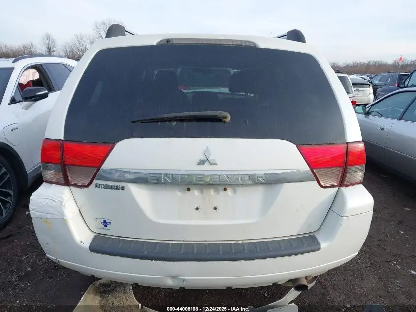 2011 MITSUBISHI ENDEAVOR  