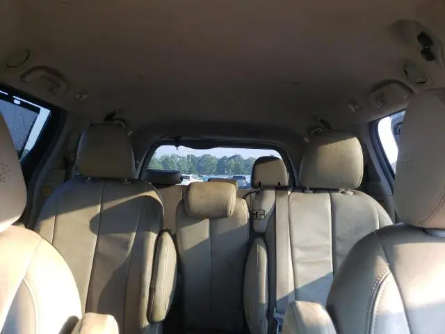 2011 TOYOTA SIENNA LE