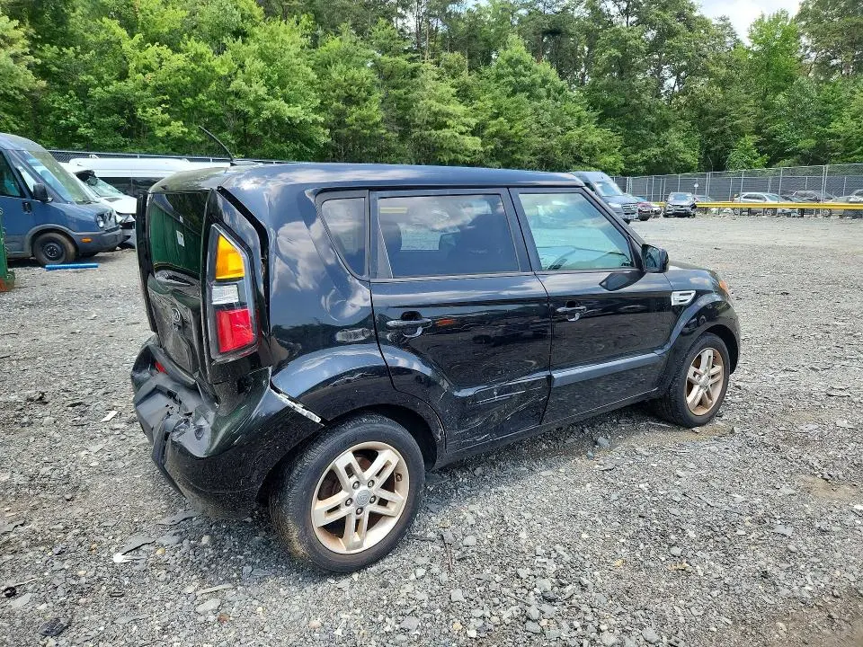 2011 KIA SOUL +  