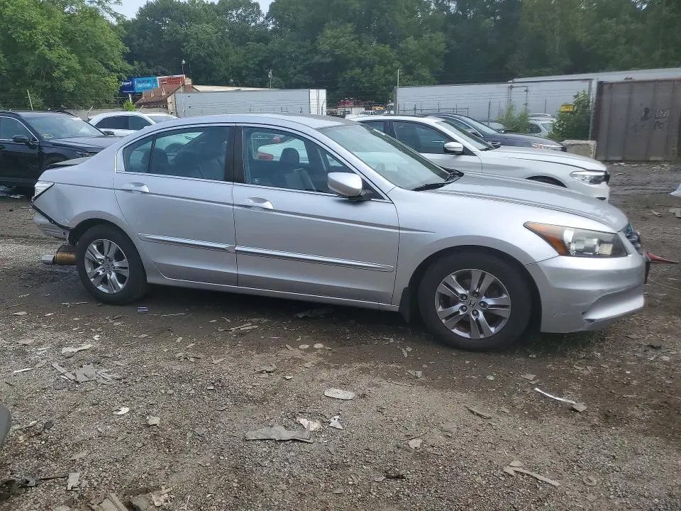 2011 HONDA ACCORD SE  