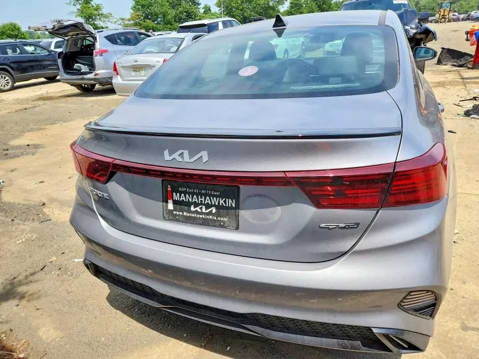 2024 KIA FORTE GT LINE  