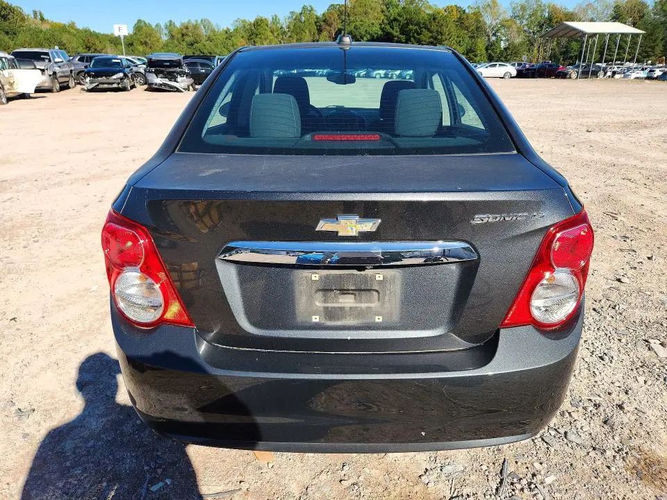2016 CHEVROLET SONIC LT  