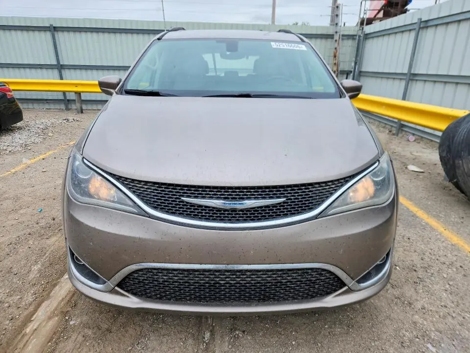 2017 CHRYSLER PACIFICA TOURING L  