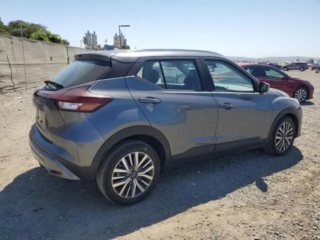 2024 NISSAN KICKS SV  
