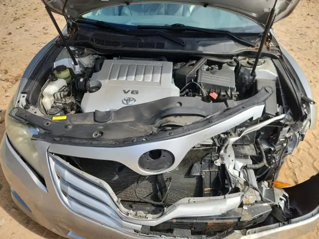 2011 TOYOTA CAMRY SE  