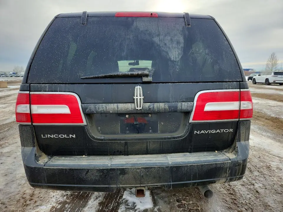 2011 LINCOLN NAVIGATOR   