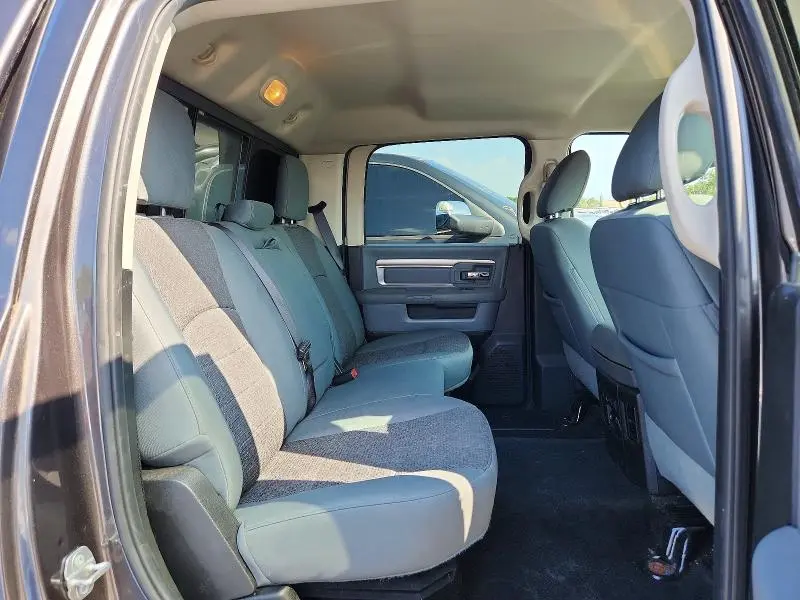 2017 RAM 1500 SLT  