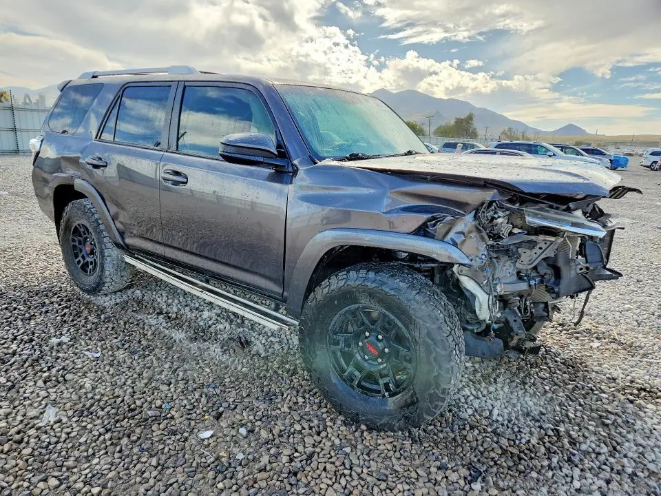 2015 TOYOTA 4RUNNER SR5  