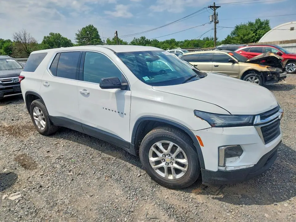 2022 CHEVROLET TRAVERSE LS  