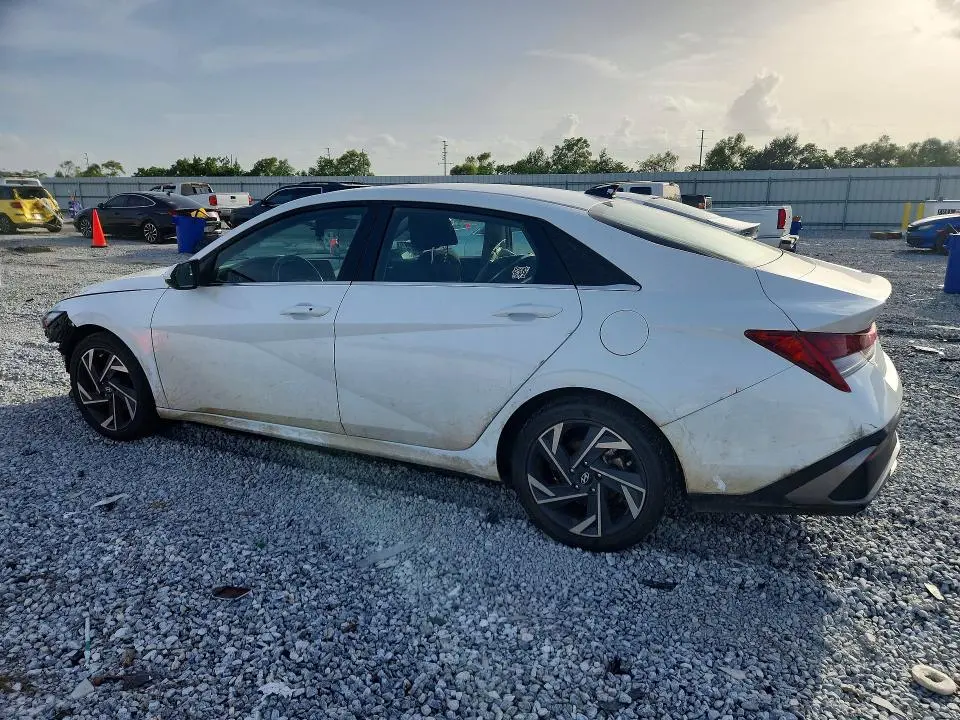 2025 HYUNDAI ELANTRA SEL  