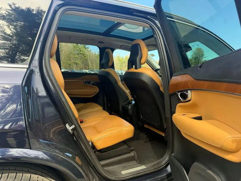 2016 VOLVO XC90 T6  