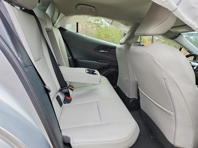 2024 TOYOTA PRIUS XLE  