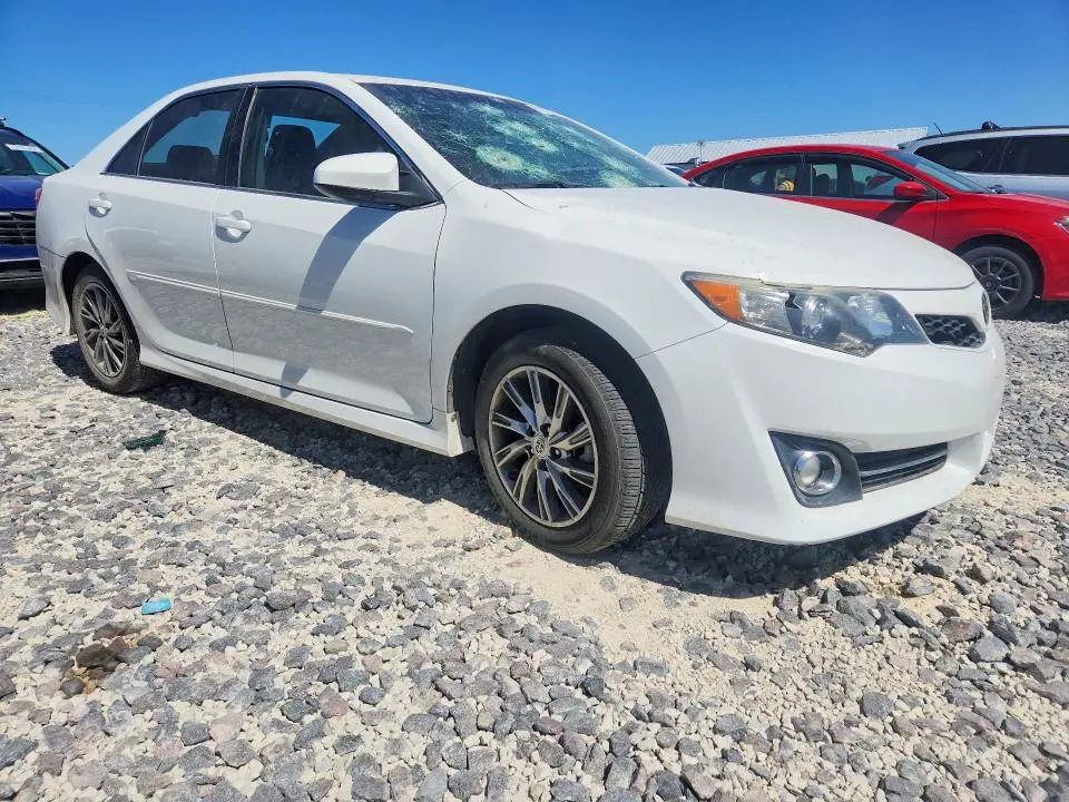 2012 TOYOTA CAMRY SE  