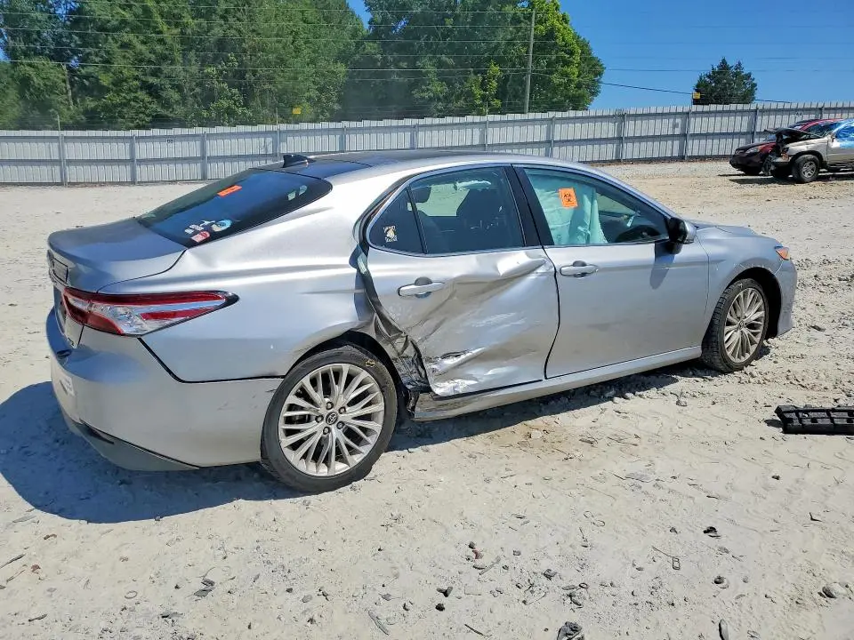 2019 TOYOTA CAMRY XLE  