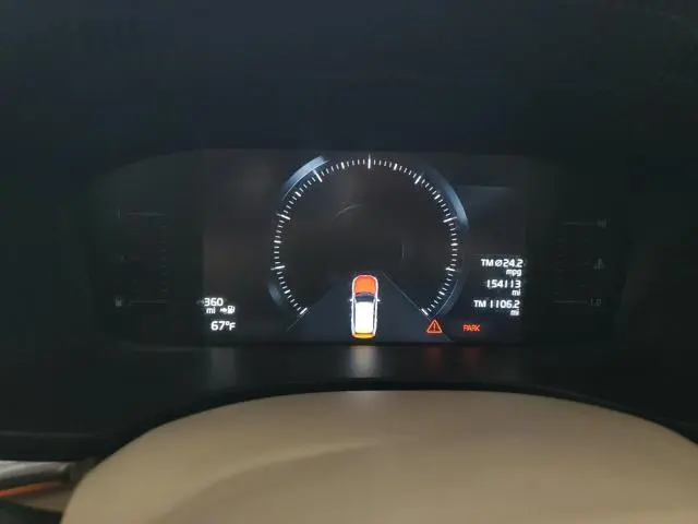 2018 VOLVO XC60 T5 MOMENTUM  