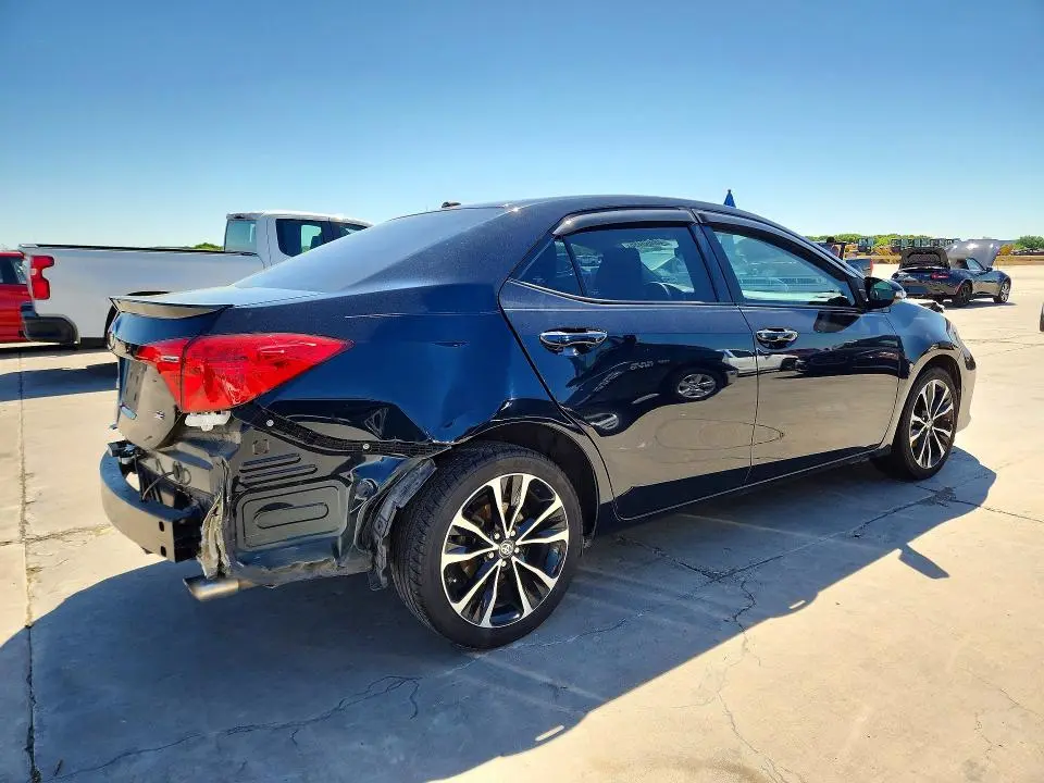 2018 TOYOTA COROLLA SE  