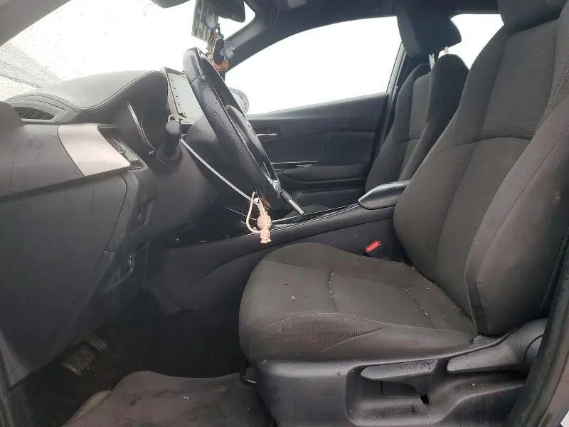 2019 TOYOTA C-HR XLE  