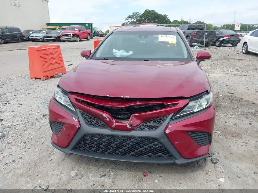 2018 TOYOTA CAMRY SE