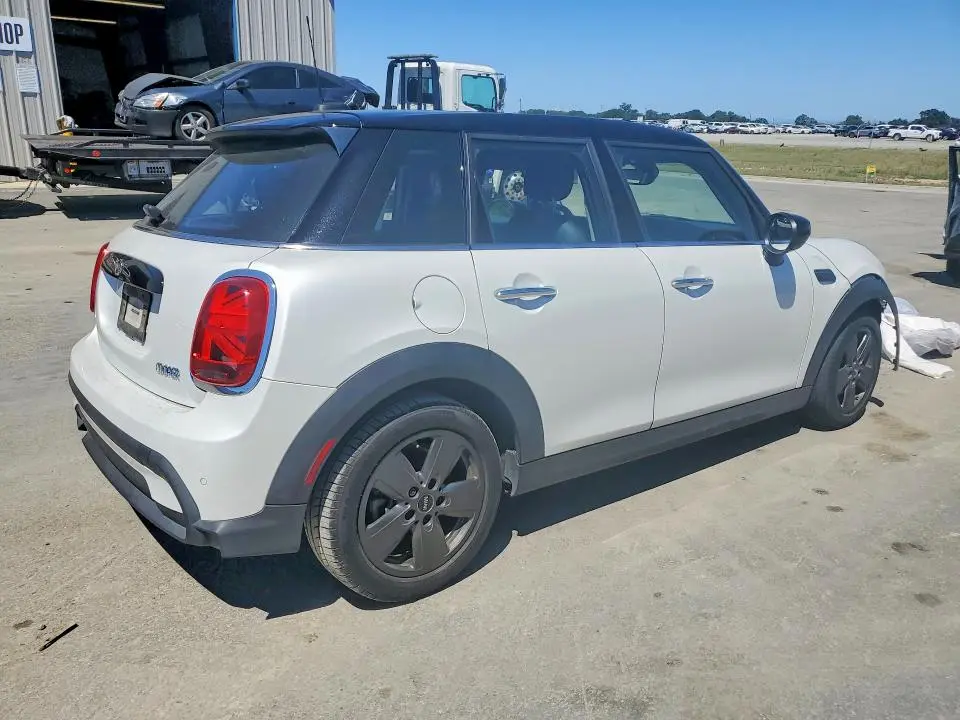 2024 MINI COOPER   