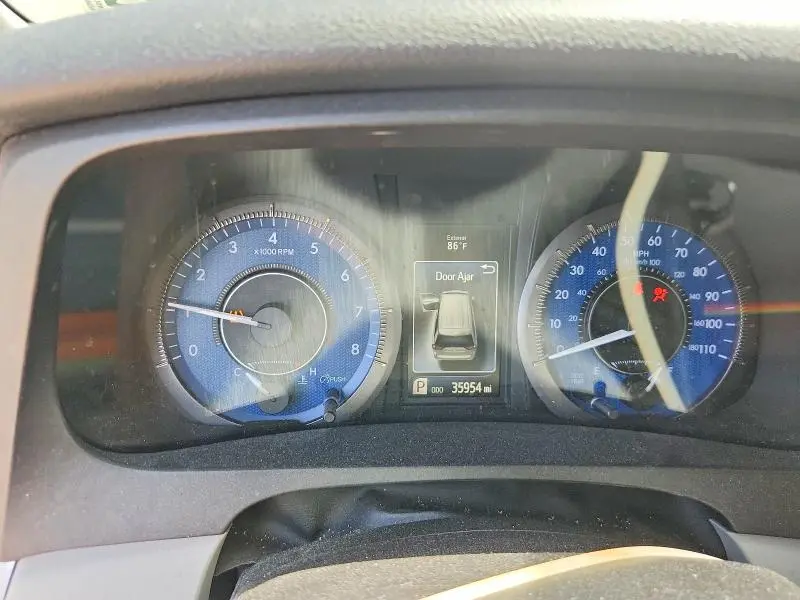 2018 TOYOTA SIENNA LE  