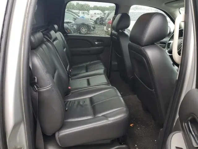 2010 CHEVROLET AVALANCHE LT  