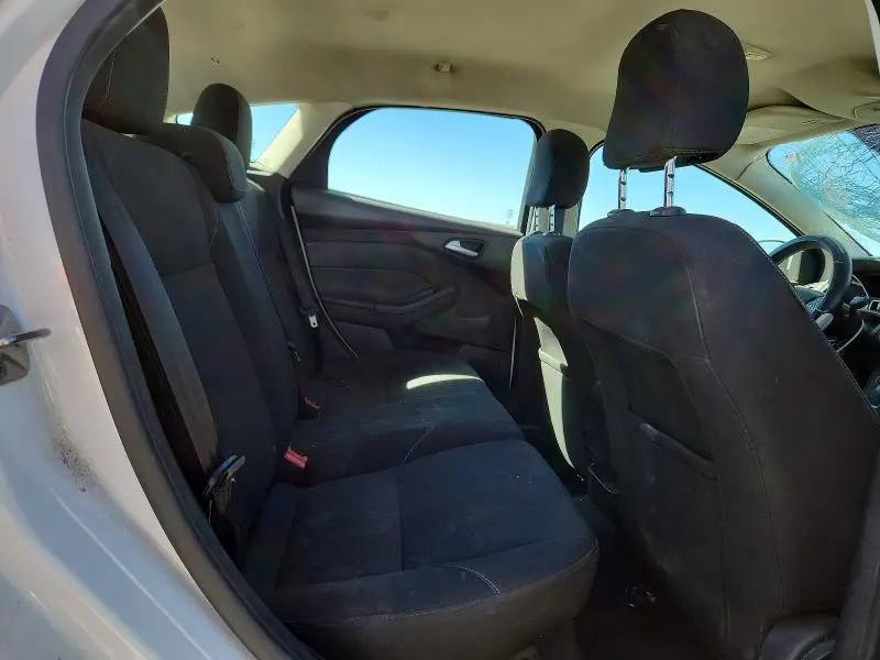 2016 FORD FOCUS SE  