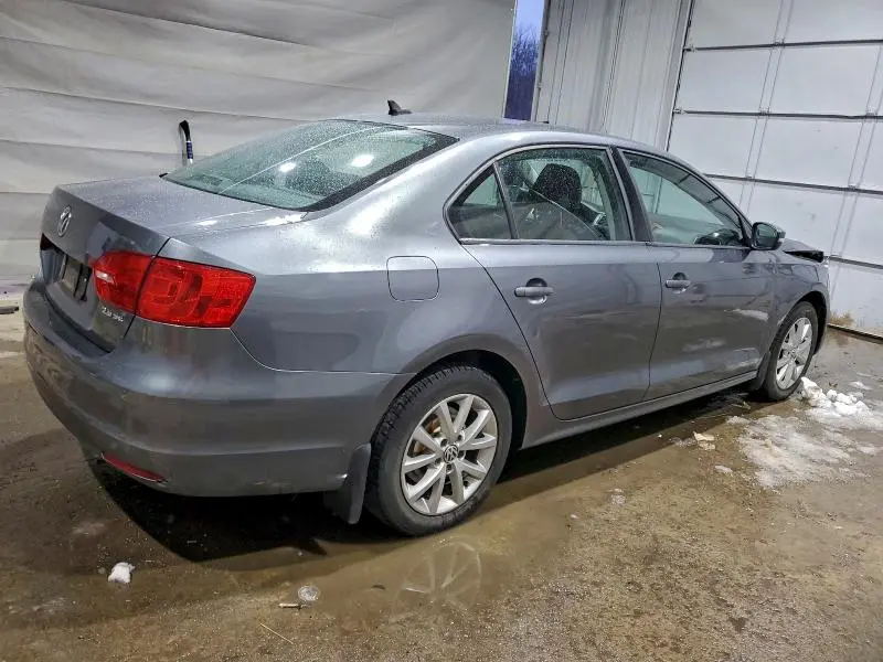 2012 VOLKSWAGEN JETTA SE  