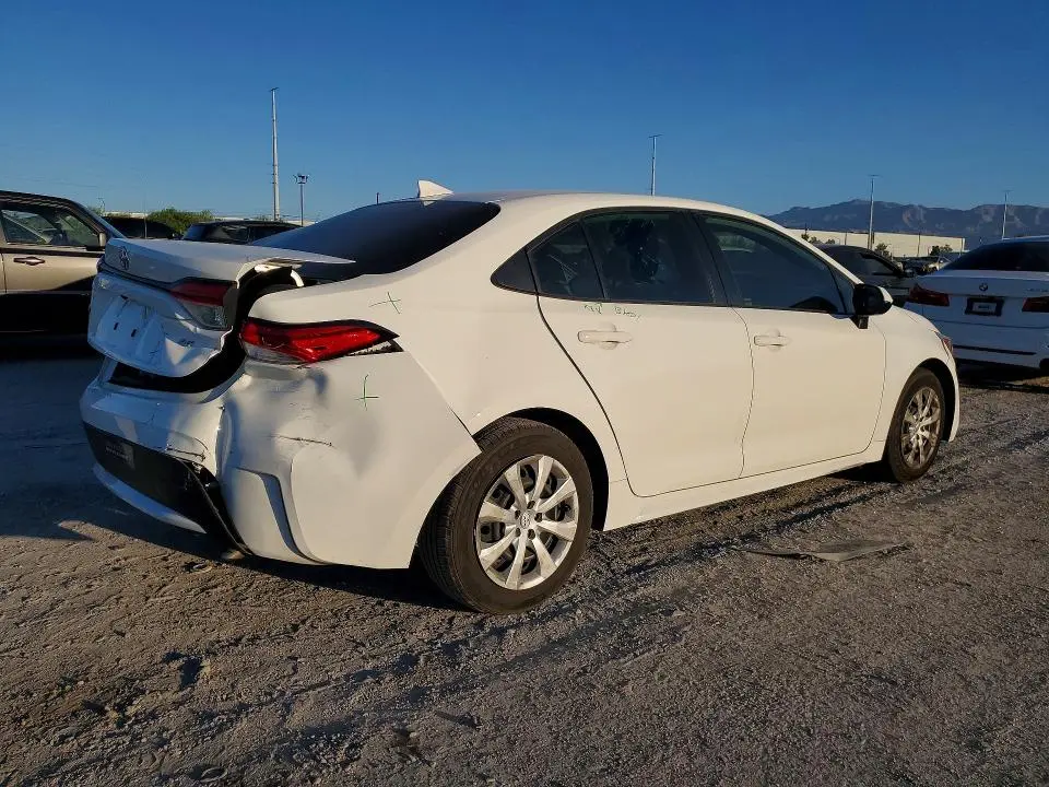 2022 TOYOTA COROLLA LE  