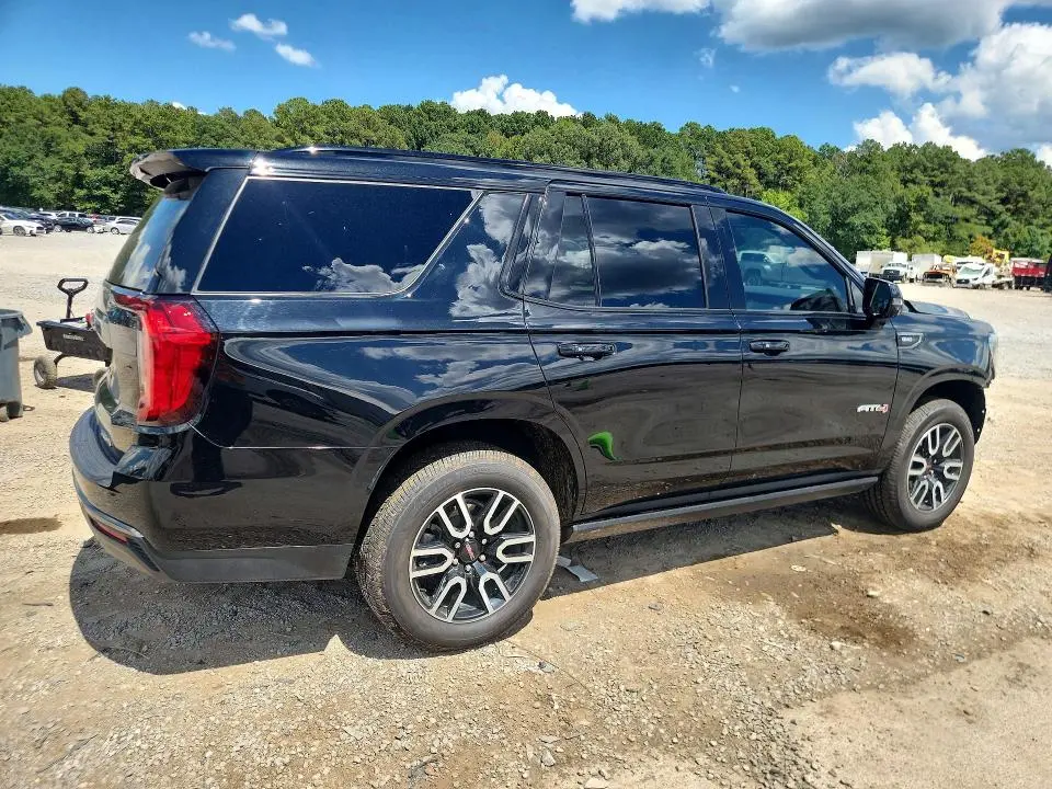 2023 GMC YUKON AT4  