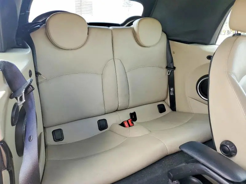 2011 MINI COOPER   