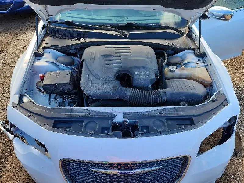 2019 CHRYSLER 300 LIMITED  