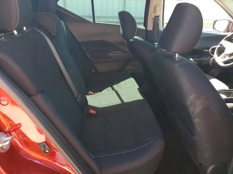 2022 NISSAN KICKS SV  