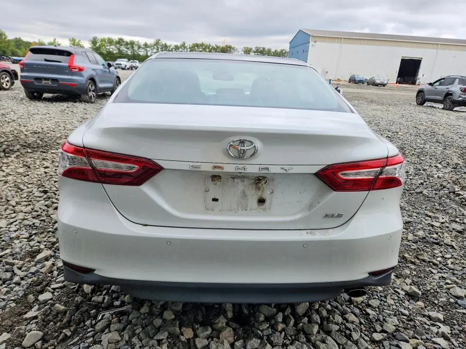 2018 TOYOTA CAMRY XLE  