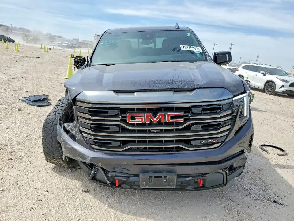 2024 GMC SIERRA K1500 AT4  