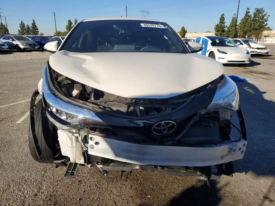 2021 TOYOTA C-HR XLE  